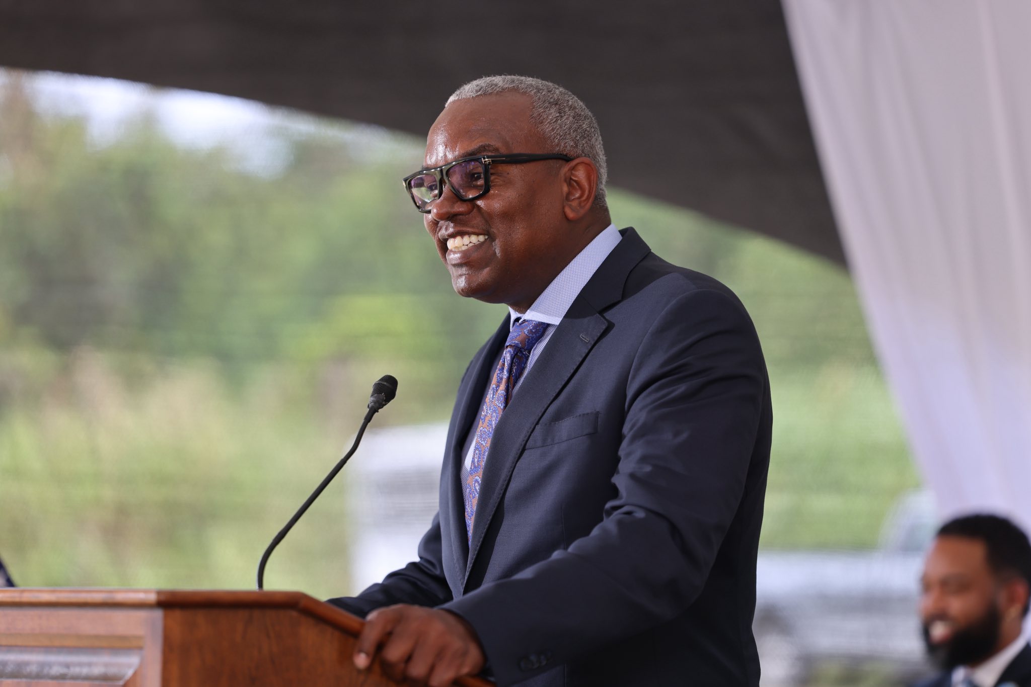 Governor Bryan Sets Deadline to Break Impasse on Horse Racing Deal Governor Bryan Sets Deadline to Break Impasse on Horse Racing Deal